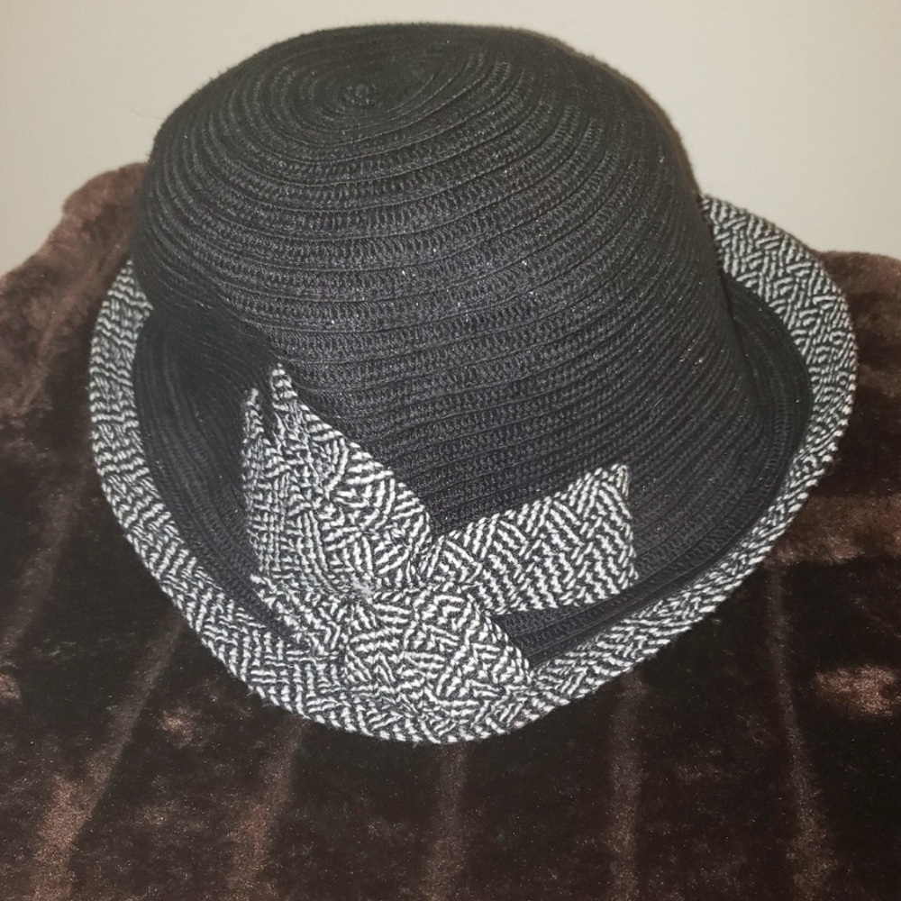 August Cloche Bowler Bucket Woven Hat - Black and White